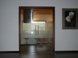 porte vetro eclisse scrigno cassone decori sabbiati vetra srl vetrate artistiche porte di vetro pordenone udine treviso venezia alessandra rosso (2)                 